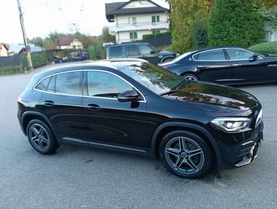Mercedes-Benz GLA Mercedes-benz GLA 200 d AMG,150 cp,Volan padele,2020,Dynamic LED,E6