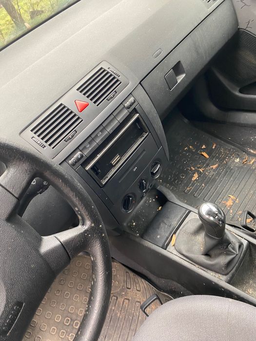 Шкода Фабия бензин 1.4 бензин