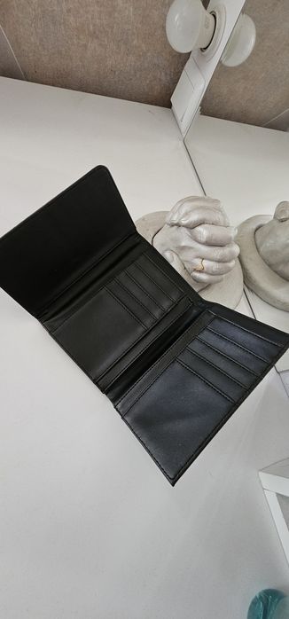 Продам кожаные кошельки.