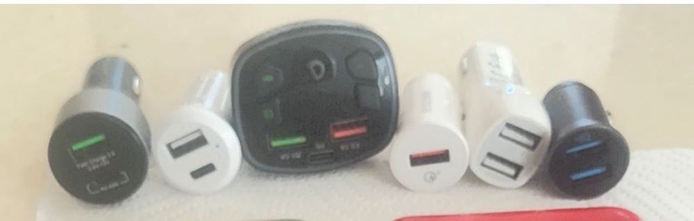 Husă iPhone 11 silicoan și husă ForzzaFerrari și încărcătoare telefon auto