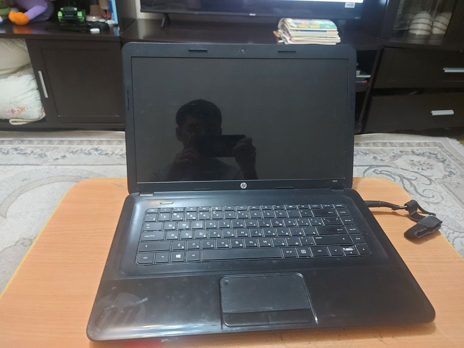 Ноутбук HP 2000 продам