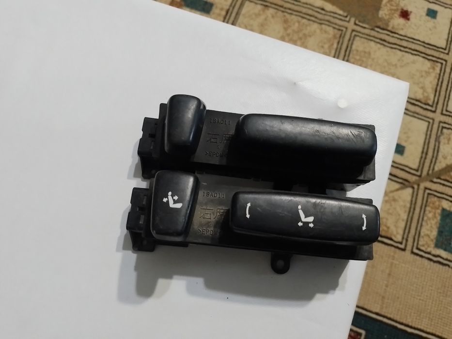 Кнопки управления сиденья