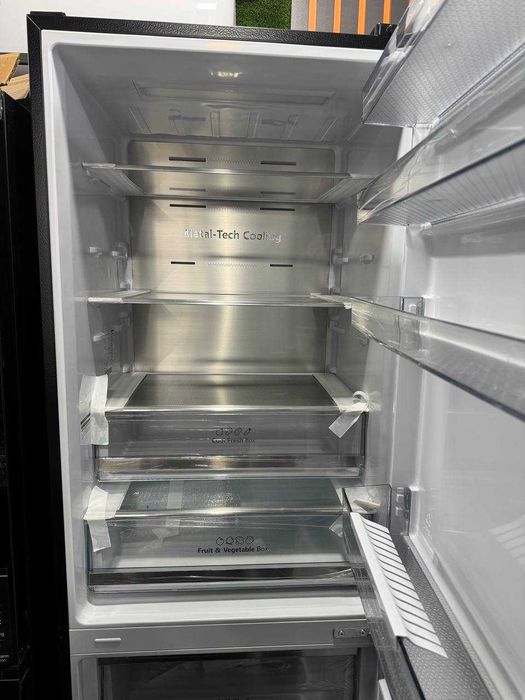 Холодильник Hisense RB645N4WFF 456 л Inverter No Frost