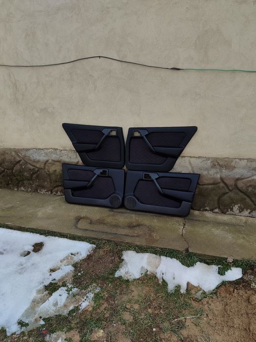 Опел Вектра А есик обшивкасы сатылады