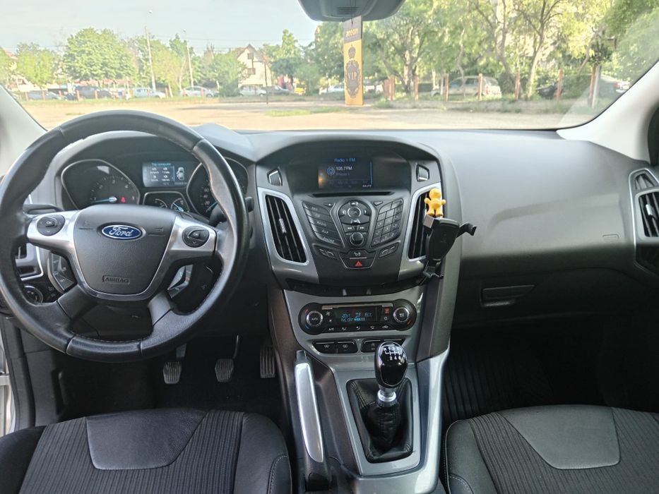 FORD Focus 2011 — imagine 5
