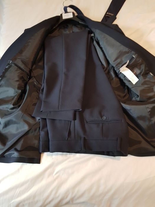 Costum nou barbați !