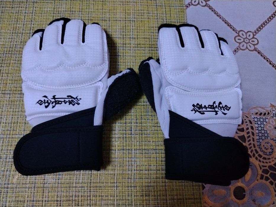 Перчатки  для каратэ