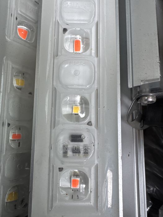 Vand URGENT SANlight FLEX30 LED Grow Light – NOU, 30W, full spectrum