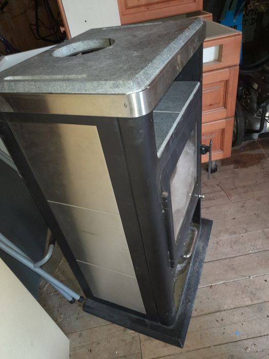 Vand sobe tip şemineu