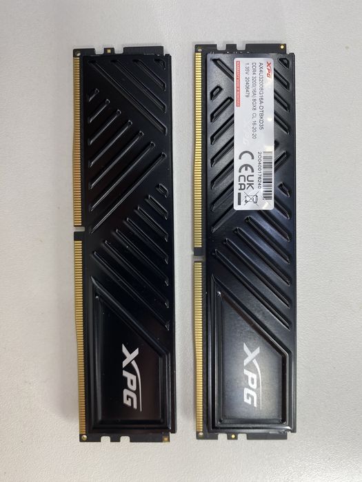 Продам ОЗУ Adata XPG DDR4 8GB 3200MHz