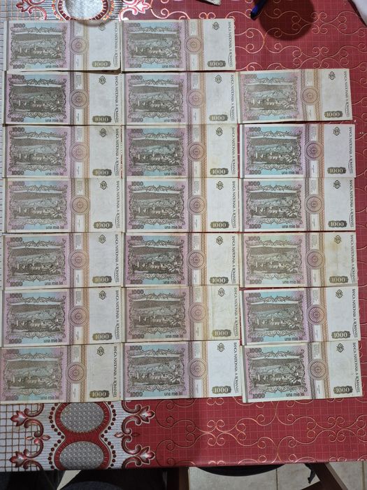 Vand 20 de bancnote vechi de 1000lei in stare foarte buna - An 1991