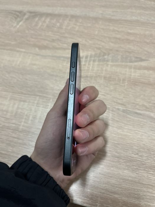 iPhone 16 черный