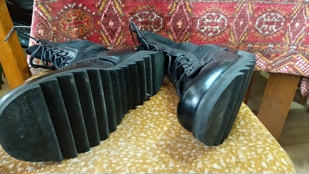 Дамски боти тип кубинки чисто нови