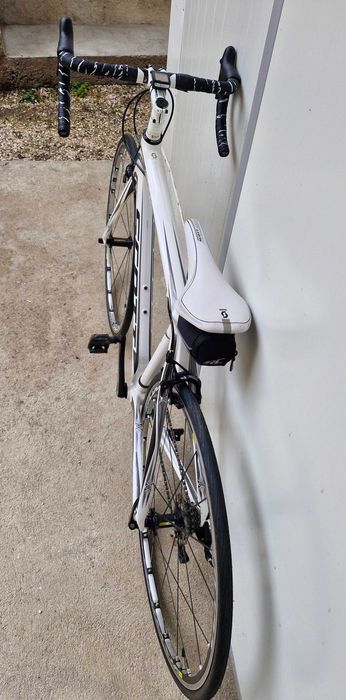 Карбонов Шосеен Велосипед  Scott CR1 Elite Carbon Road Bike