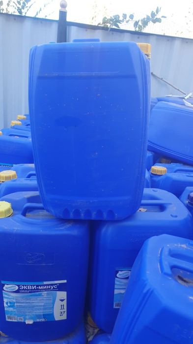 Чистые 30 литровые канистры