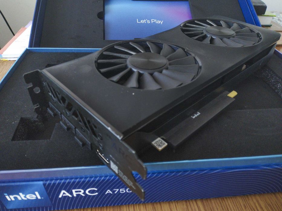 Видеокарта Intel Arc A750 8gb