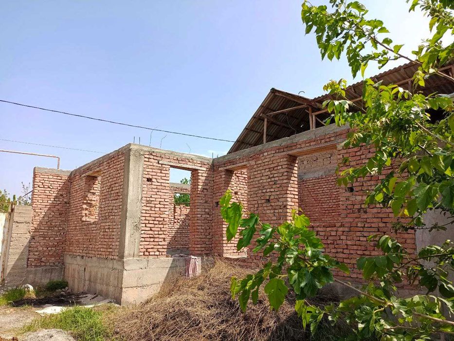 Ховли уй сотилади - Миндонободда курилиши тугалланмаган уй сотилади