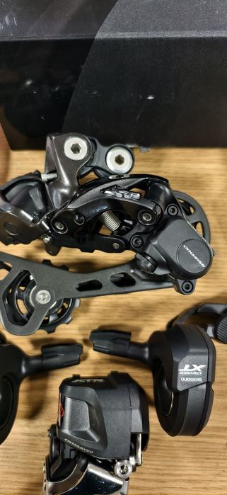 Shimano Deore XTR,XT Di2 дерайльори + команди МТБ