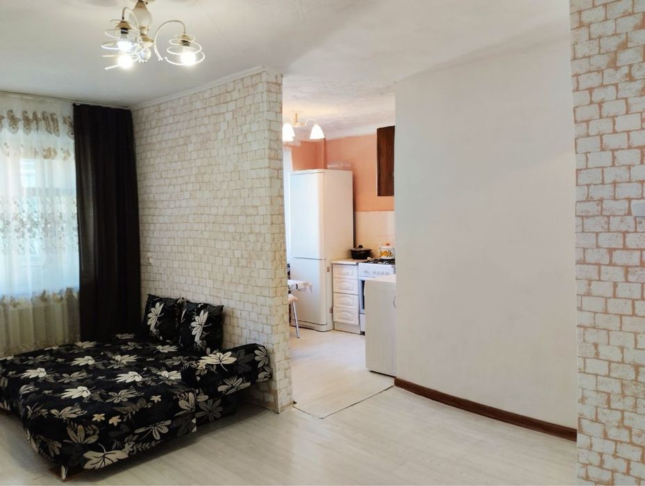 Сдам квартиру трехкомнатную