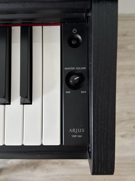 Yamaha Arius YDP-144 black