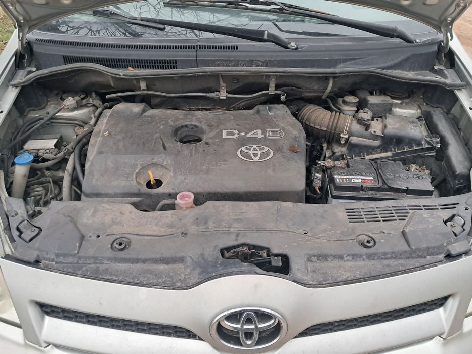 Toyota Corolla Verso 2.2 дизел 6 скорости