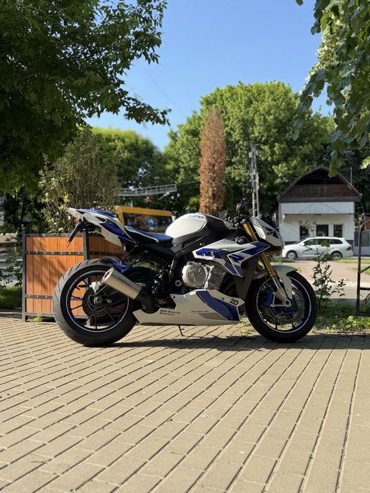 Motocicleta BMW S1000R 2015