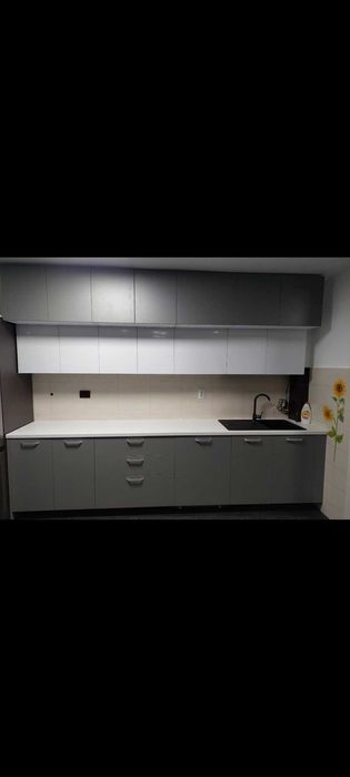 Vând mobila de bucatarie