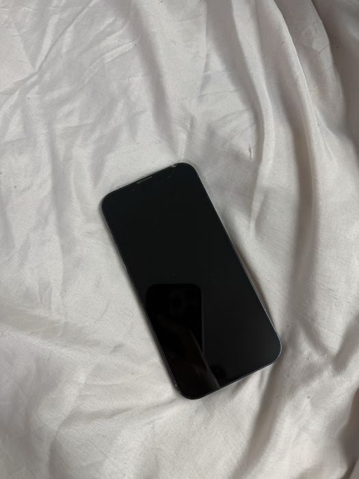 iPhone 13, 128 ГБ, нормальное состояние