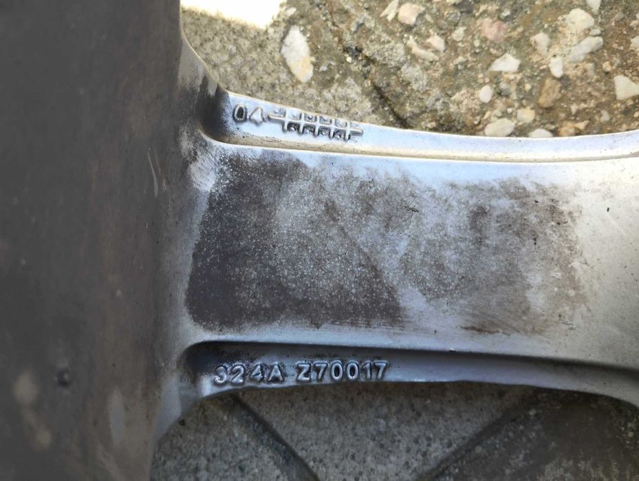 Джанти 17", 7J, ET 38, централен отвор 72,6 с втулка за 66,6 мм