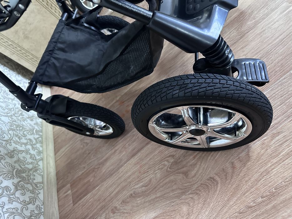 Продам детскую коляску