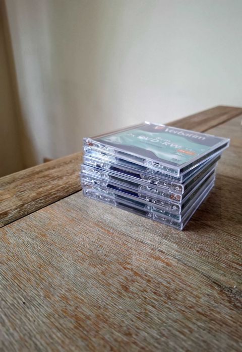 Vand cd-uri goale de 1.4gb