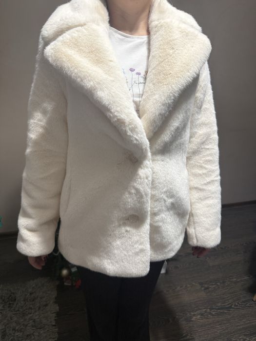 Пухено палто Guess