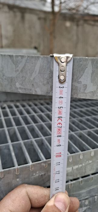 Trepte și gratare zincate