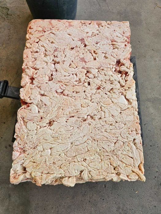 Кожа ЦБ с грудки и кожа с бедра Мираторг замороженная