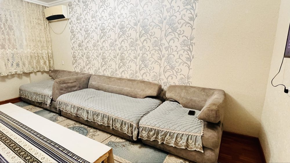 Диван уголок огромный