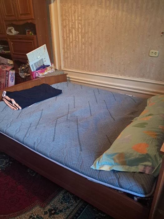 Продам кровать двухспалтний