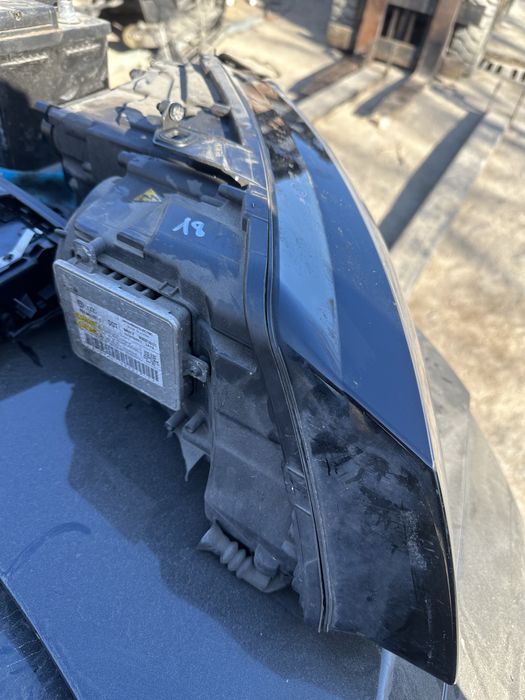 Ляв фар audi a8 2011