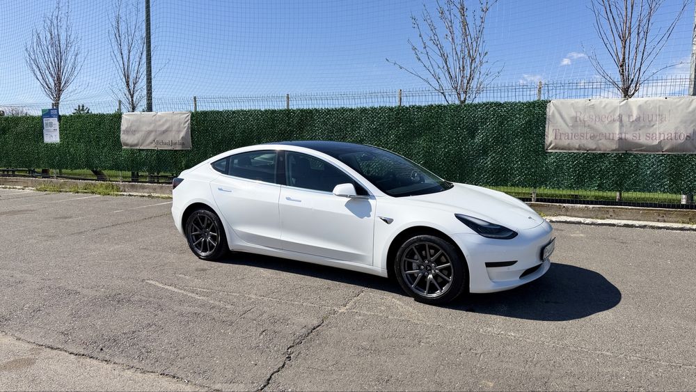 Tesla model 3 SR+ 2020