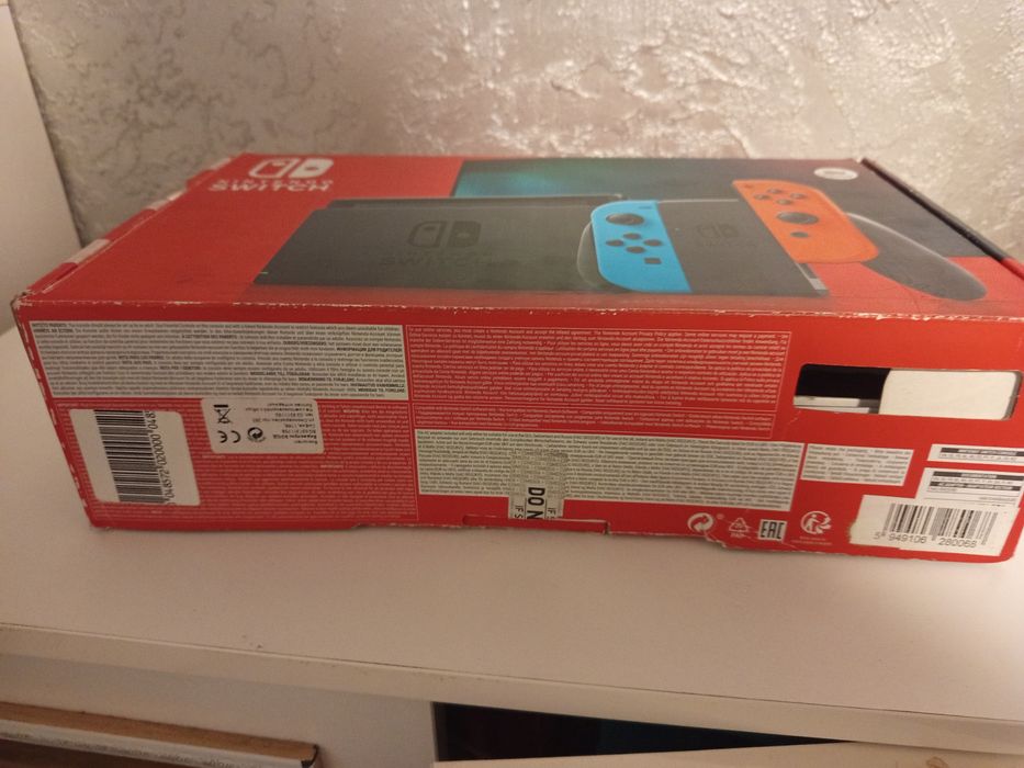 Nintendo Switch – отлично състояние + 3 игри