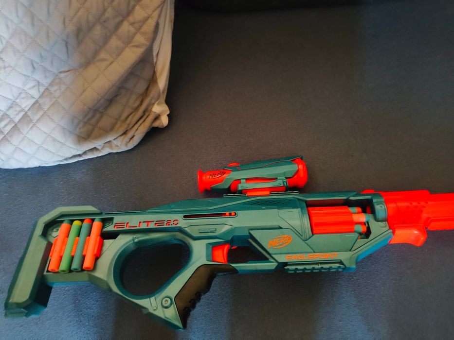 Vând Nerf Elite 2.0 Eaglepoint RD-8, blaster sniper în stare foarte bună