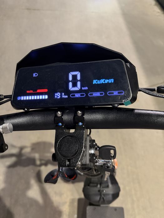 Trotineta kukirin g4 noua