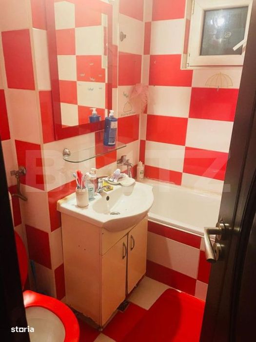Apartament 3 camere, super finisat, etaj 4, aer conditionat – Zona