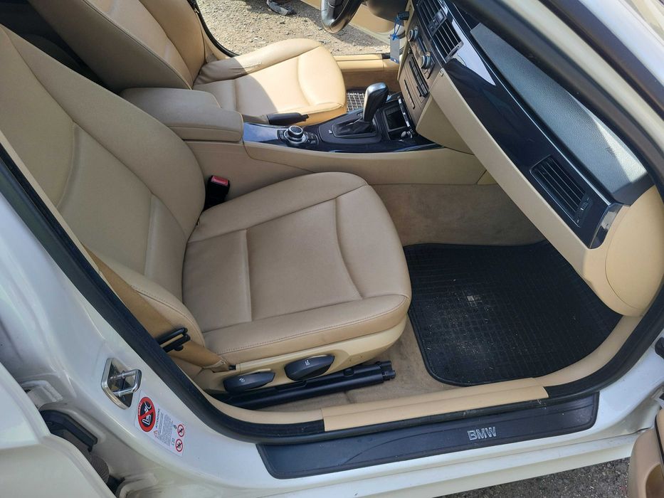 Dezmembrez bmw seria 3 e91 320d xdrive an 2010 177 cp cutie automata volan stanga