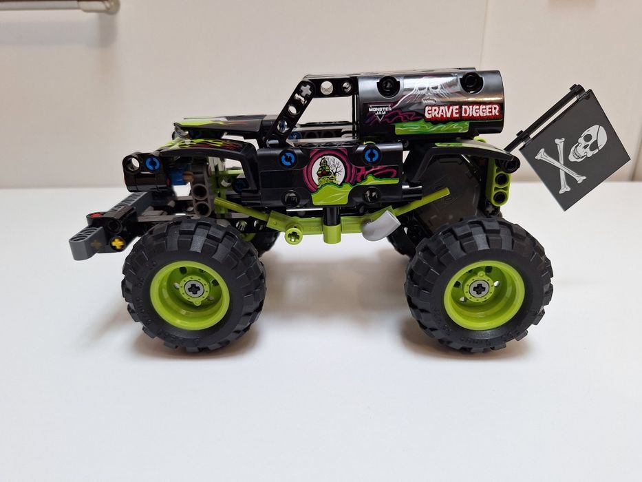 Lego  Technic 42118 - Monster Jam Grave Digger - complet