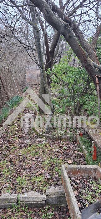 Парцел в Варна-м-т Планова площ 1140 цена 95000