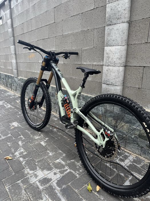 Commencal supreme v4 L 29 2022