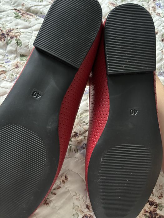 Балетки красного цвета