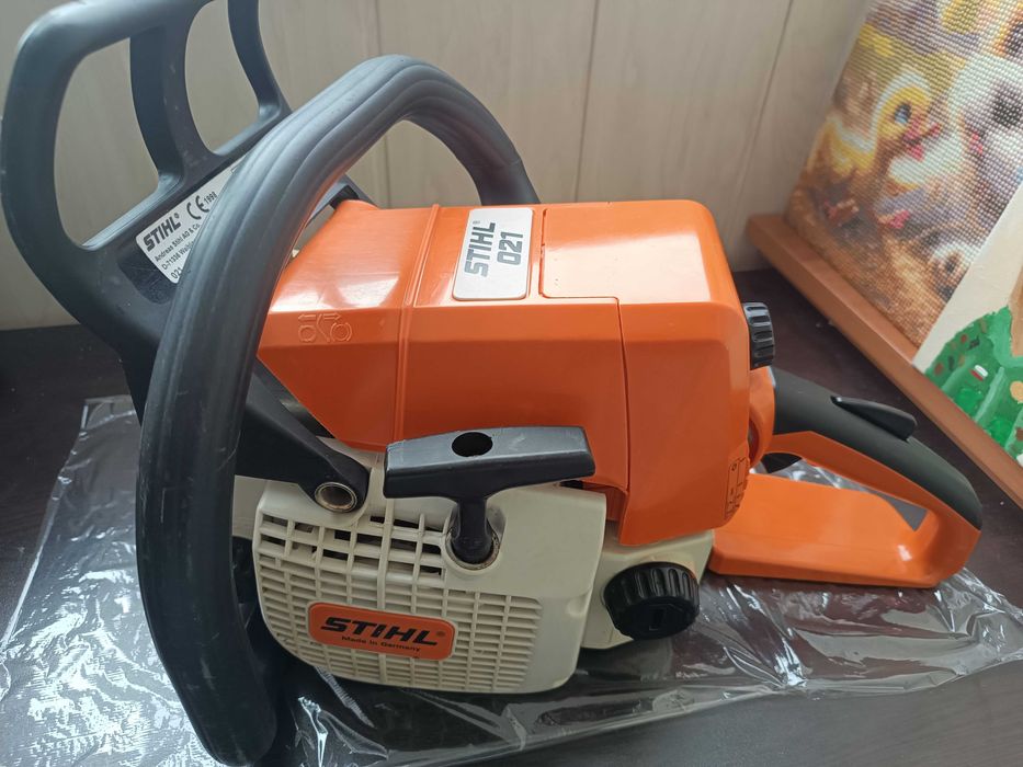 Бензинова резачка Щил 021