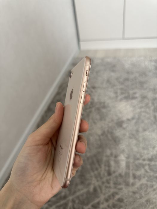 Айфон 8 64гб в отличном