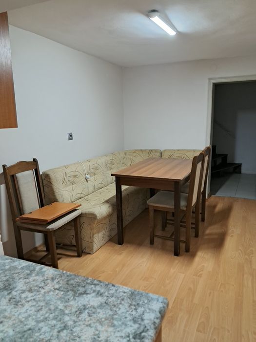 Дава се под наем Етаж от къща в Добрич, Енергоразпределение - 70 кв.м за 255 € - Снимка #1